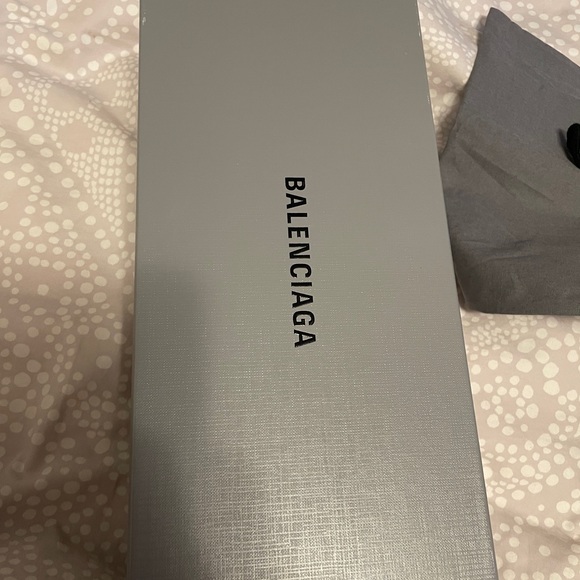 Balenciaga Pool Side Slides - Picture 6 of 10